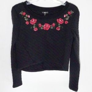 Seventeen Quilt Style Rose Long Sleeve Crop Top